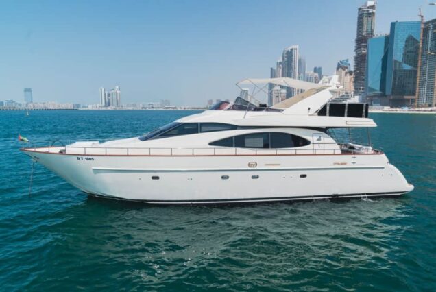 80ft Azimut yacht Dubai Marina rental