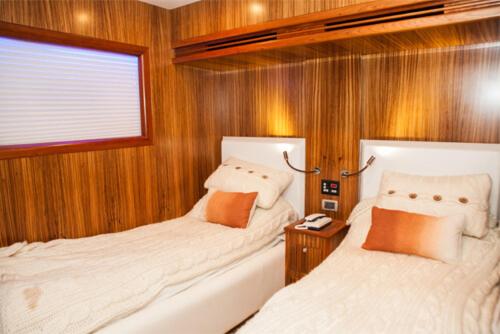 85ft Bu Mubarak with Jacuzzi second room with 2 beds Dubai Marina charter