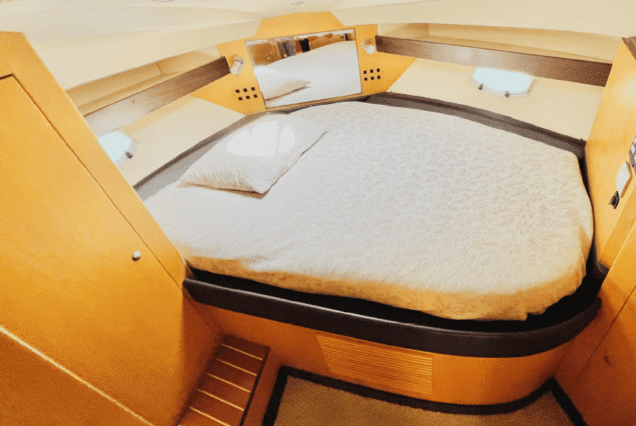 40ft Oryx Mini Yacht cabin with 1 bed Dubai Marina charter