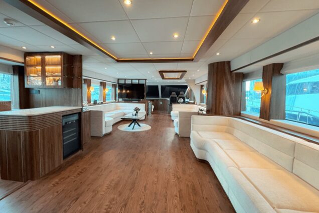 The 100ft Black Omega is equipped with modern washrooms for guests’ comfort and convenience.