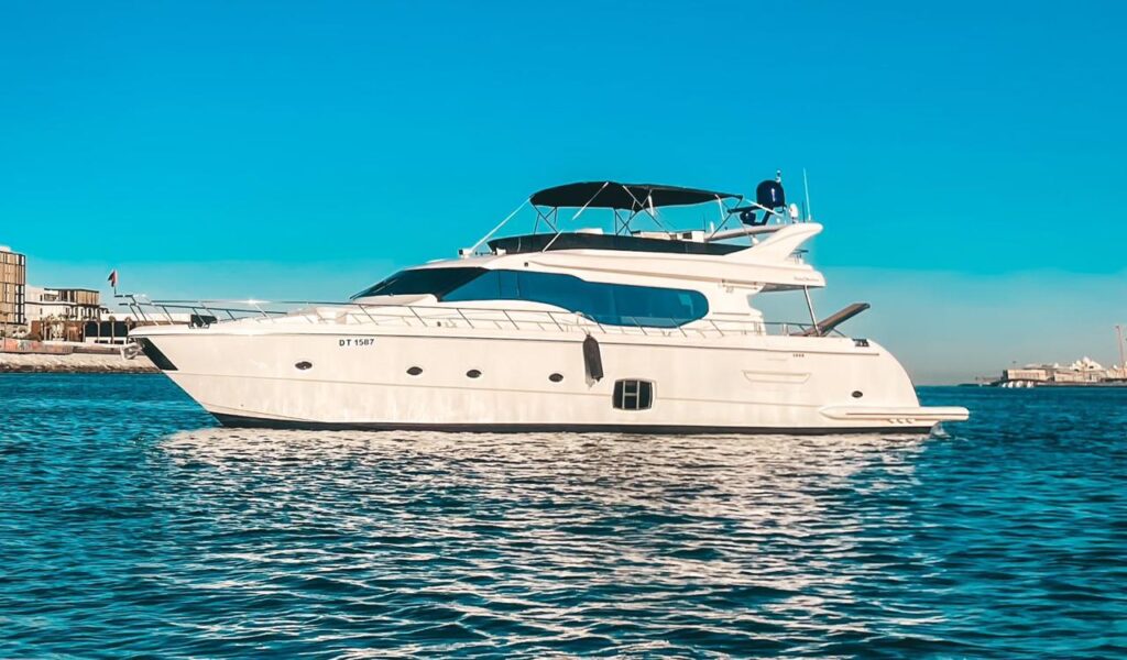 82ft Duretti with Jacuzzi (Refitted 2025) Dubai yacht rental
