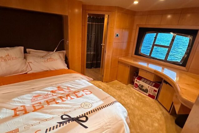 82ft Duretti with Jacuzzi (Refitted 2025) master cabin bedroom Dubai yacht rental