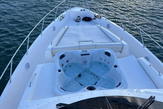 82ft Duretti with Jacuzzi (Refitted 2025) jacuzzi Dubai Marina