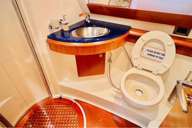 Gailo AZIMUT 50FT NEW Bathroom