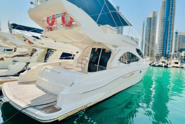 Majesty 48ft Yacht Dubai swim platform with easy access to the sea