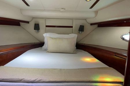 45ft Al SHAALI master cabin bedroom Dubai yacht rental